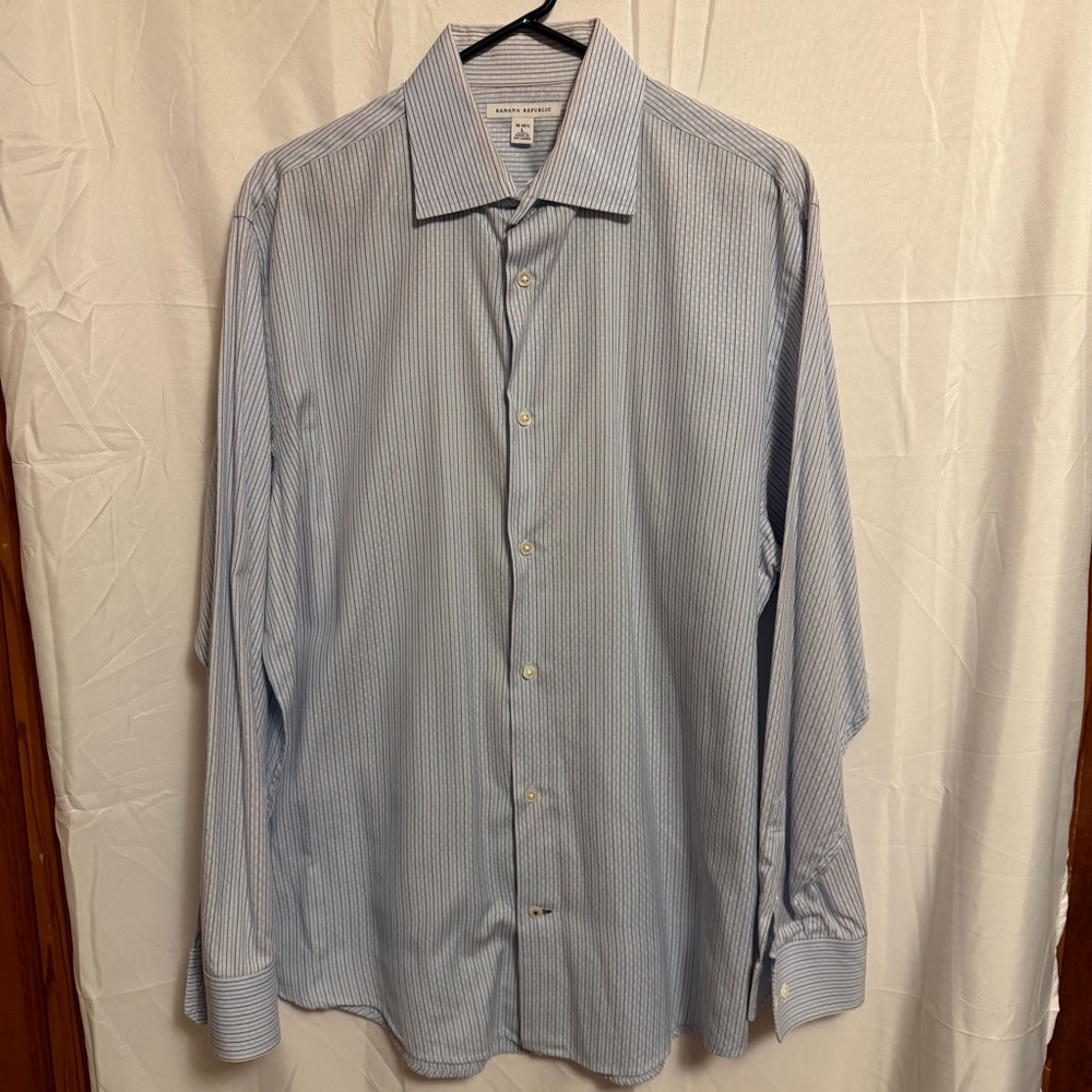 Banana Republic Men's Light Blue Pinstripe Dress‎ Shirt